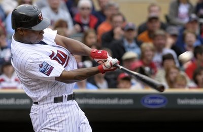 Minnesota Twins: Aaron Hicks picks 32 for Dave Winfield, dad and